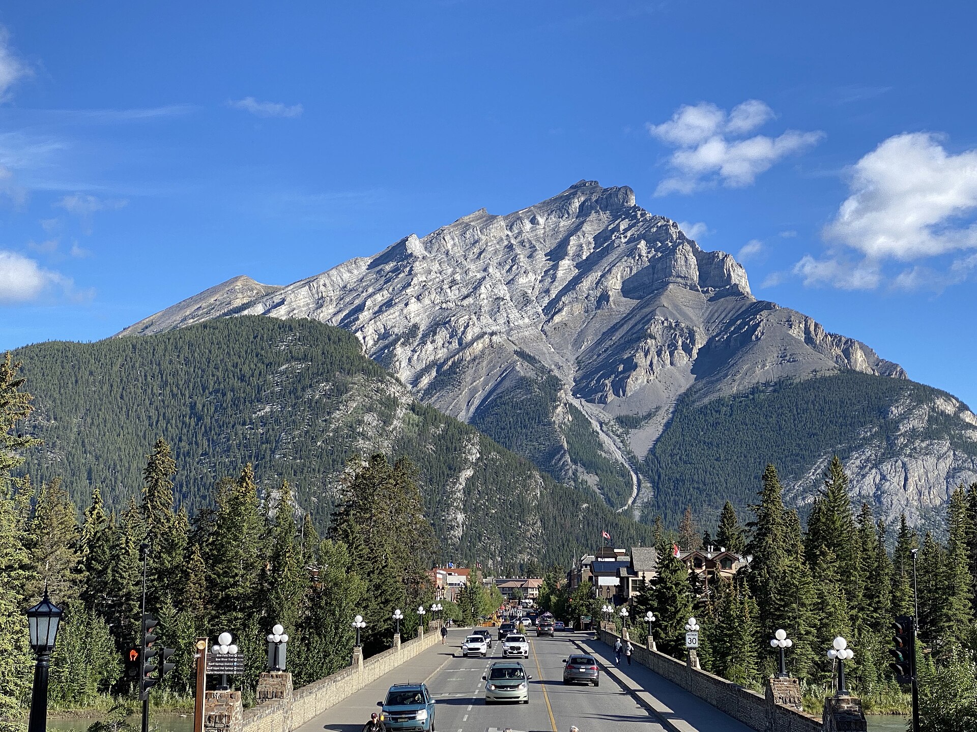 Banff Avenue mit Cascade Mountain