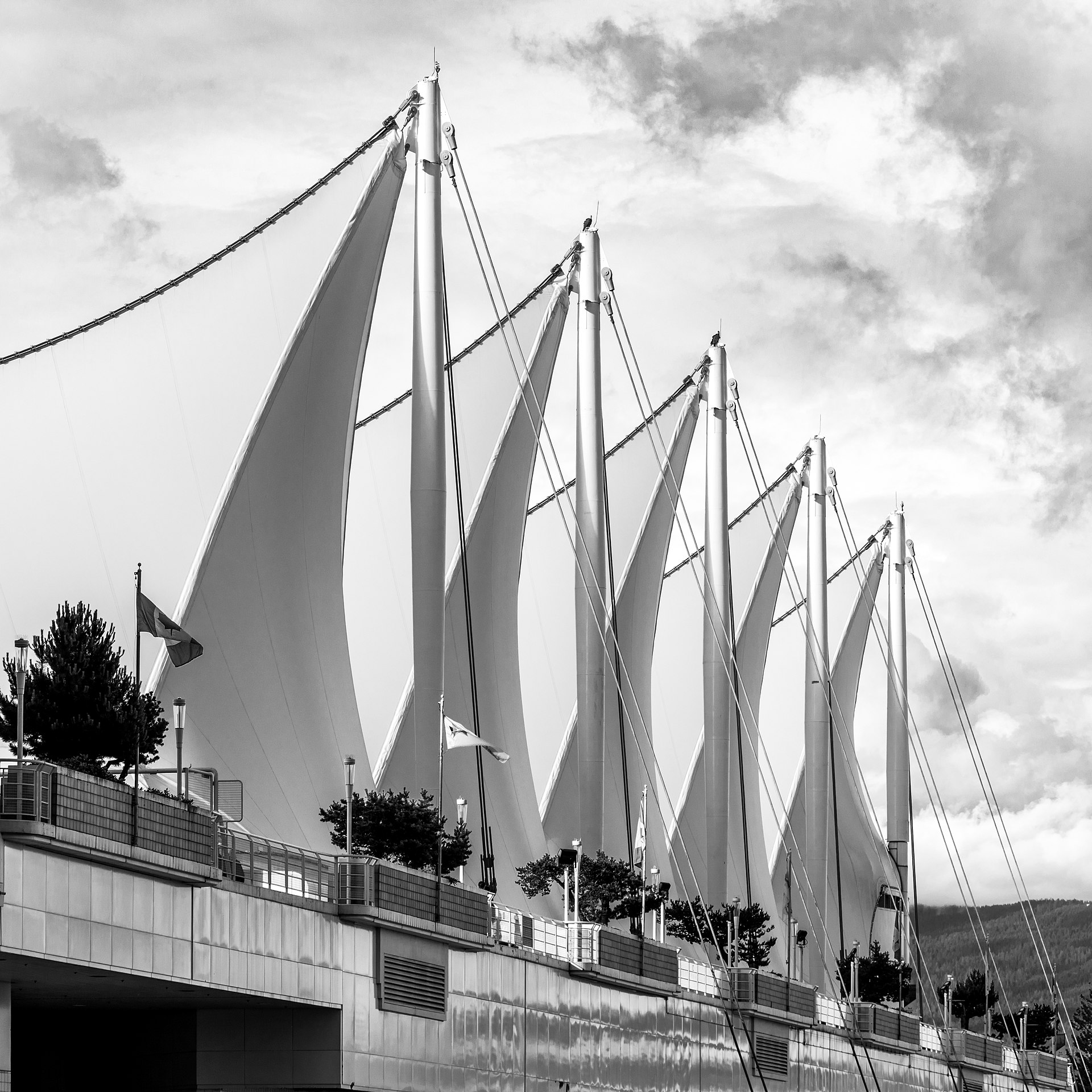 Canada Place mit den weißen Segeln