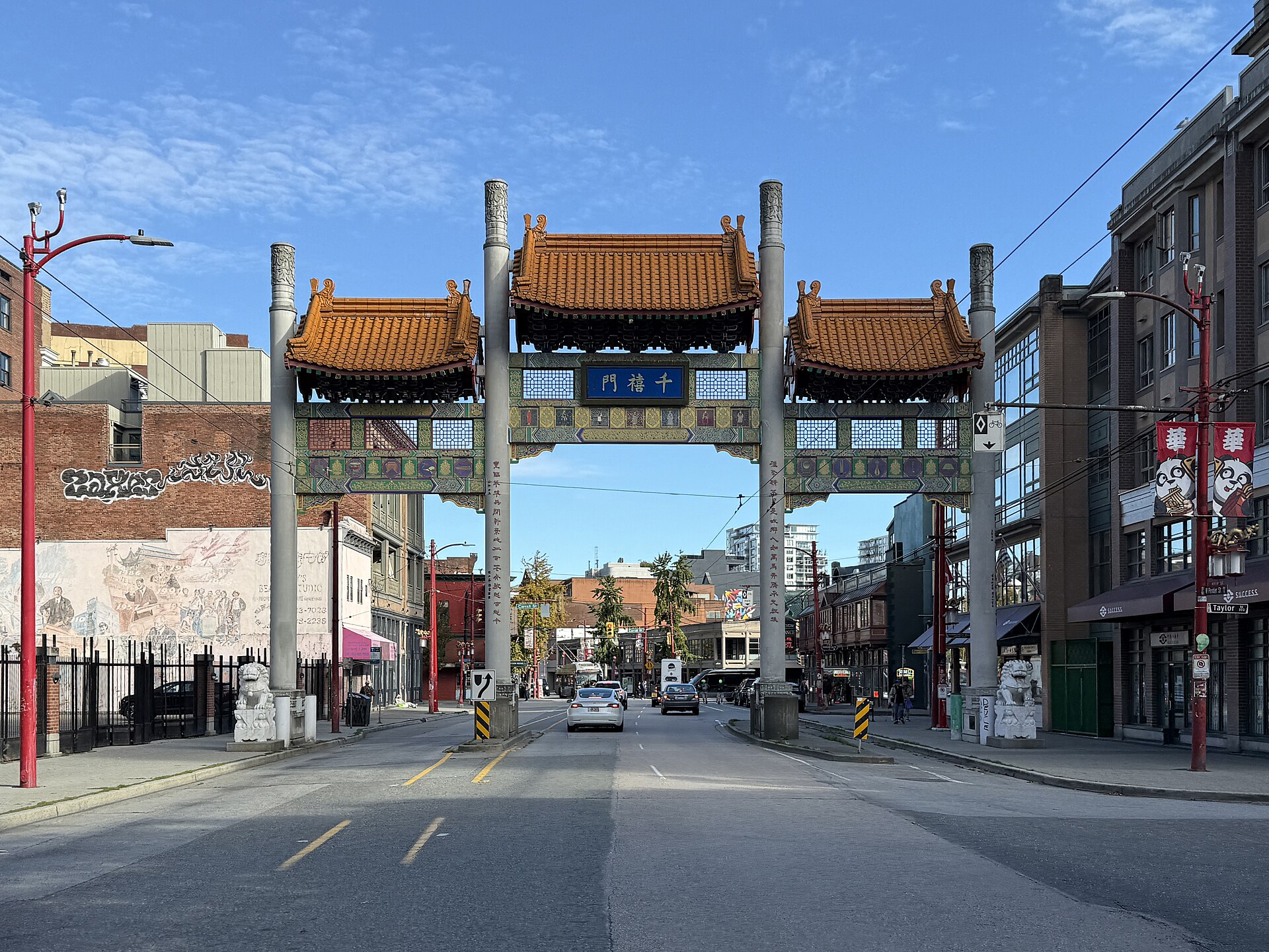 Millennium Gate in Vancouvers Chinatown
